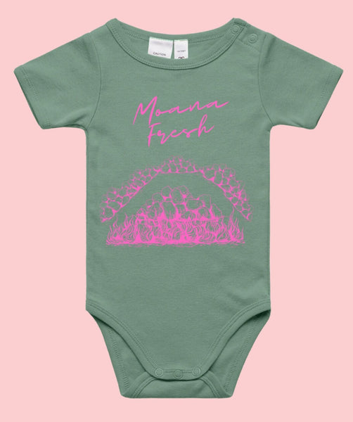 Moana Fresh UMU Pēpi Onesie - Hot pink on GREEN