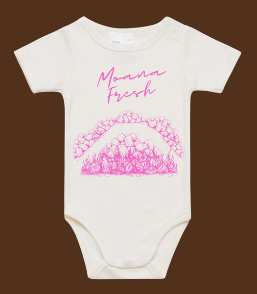 Moana Fresh UMU Pēpi Onesie - Hot pink NATURAL