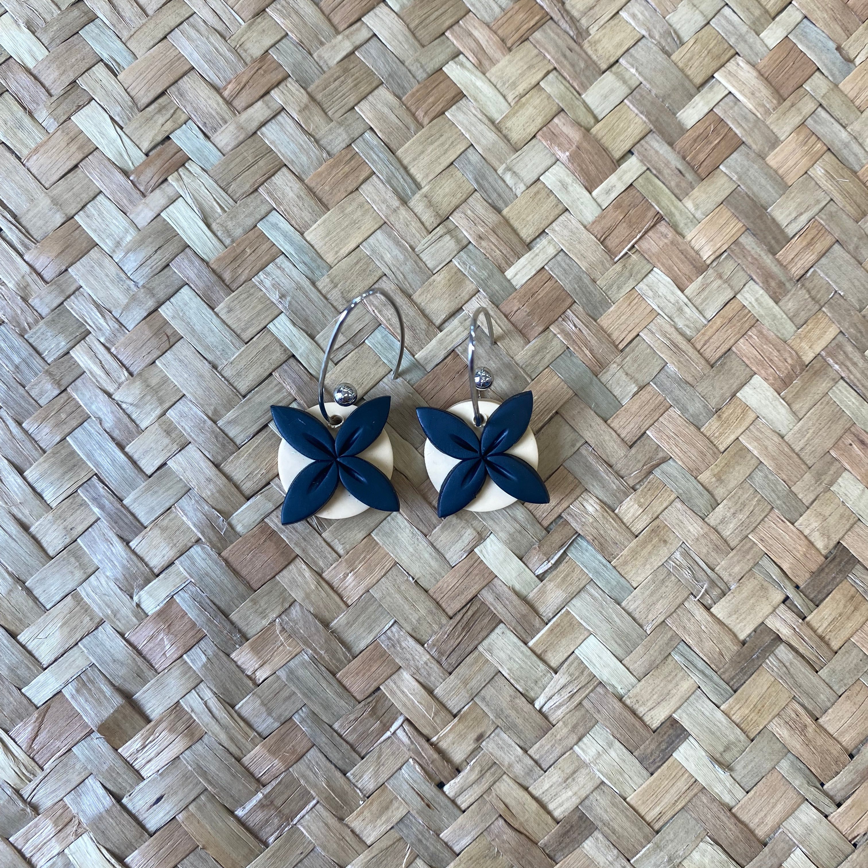 AOLELE Tipani Small Dangle Earrings