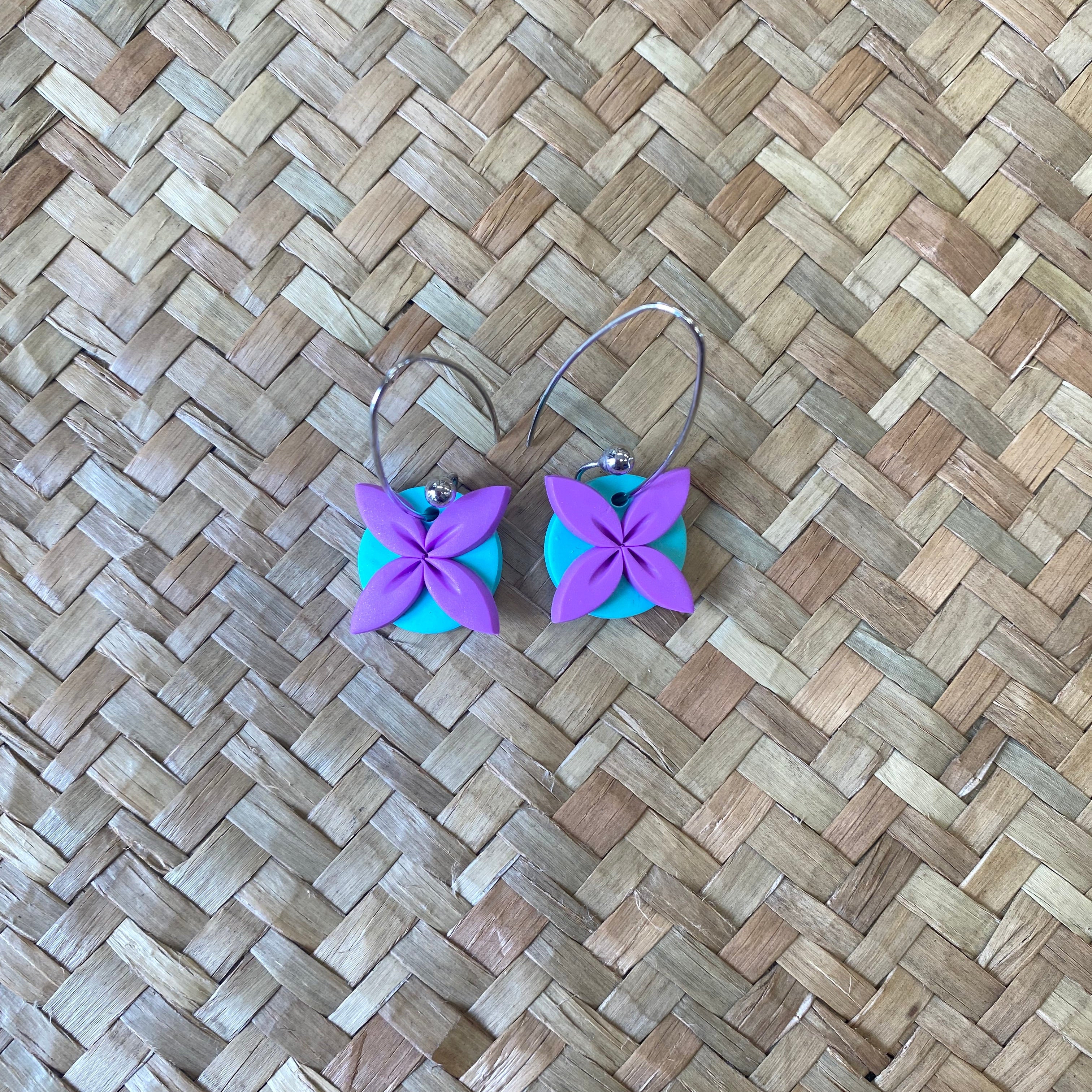 AOLELE Tipani Small Dangle Earrings