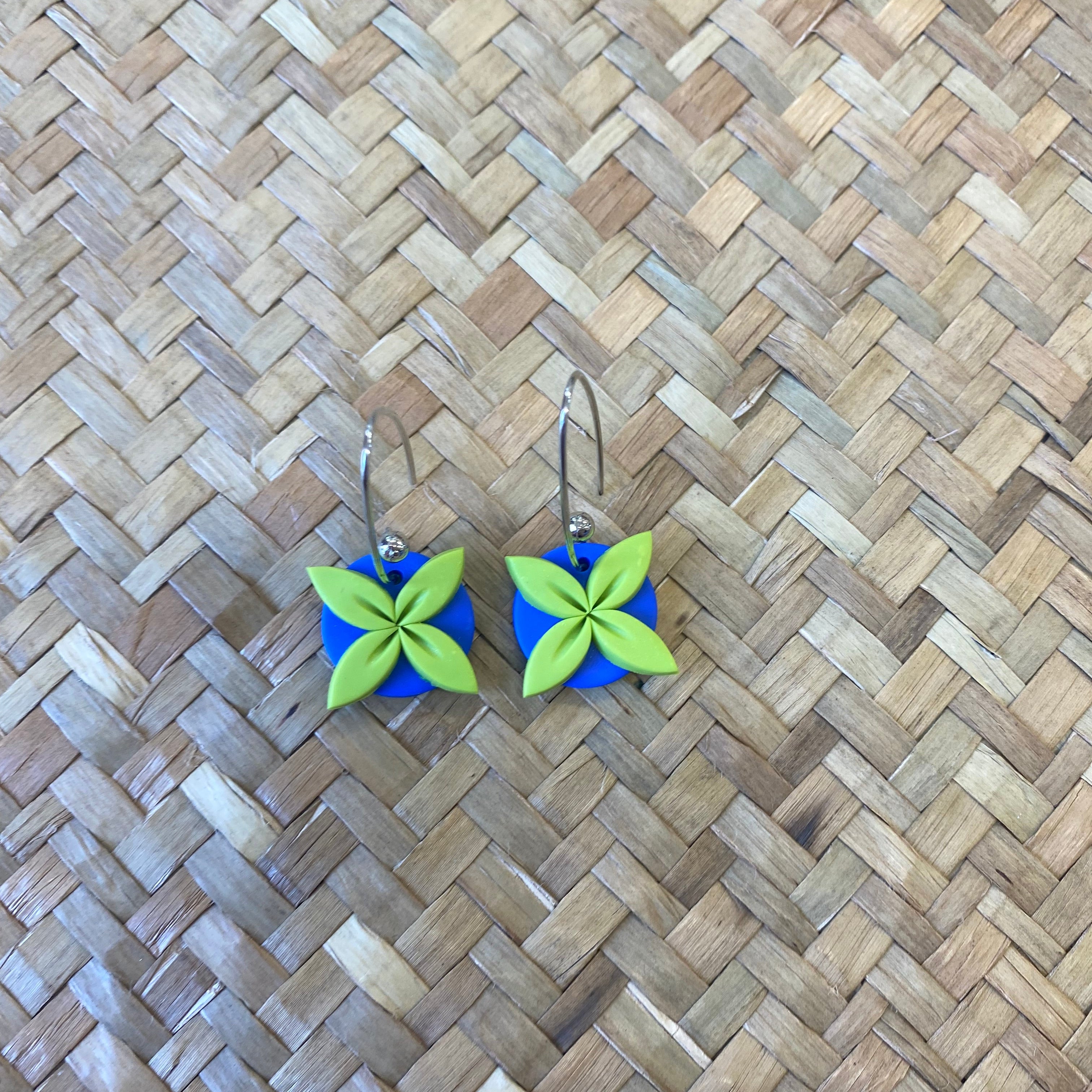 AOLELE Tipani Small Dangle Earrings