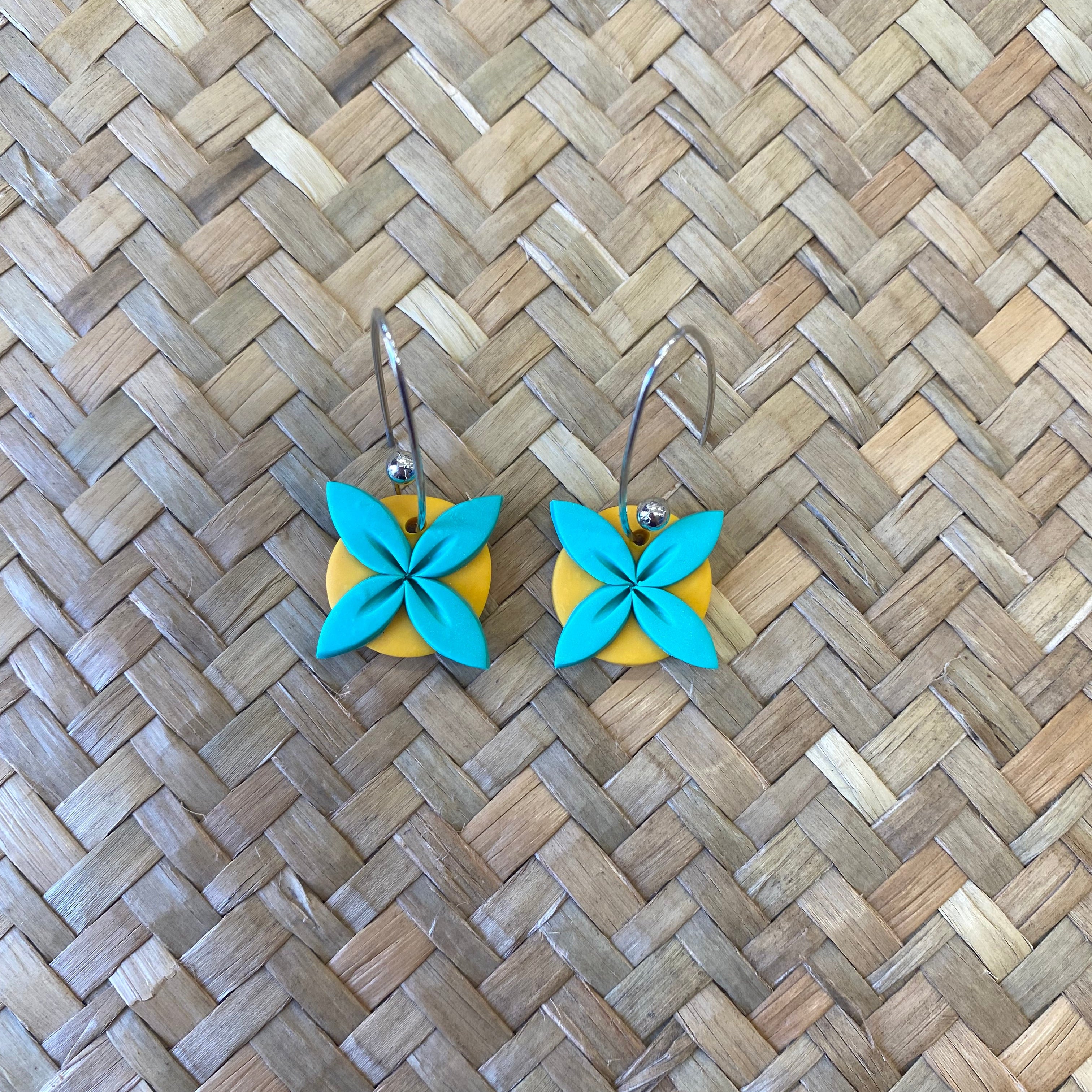 AOLELE Tipani Small Dangle Earrings
