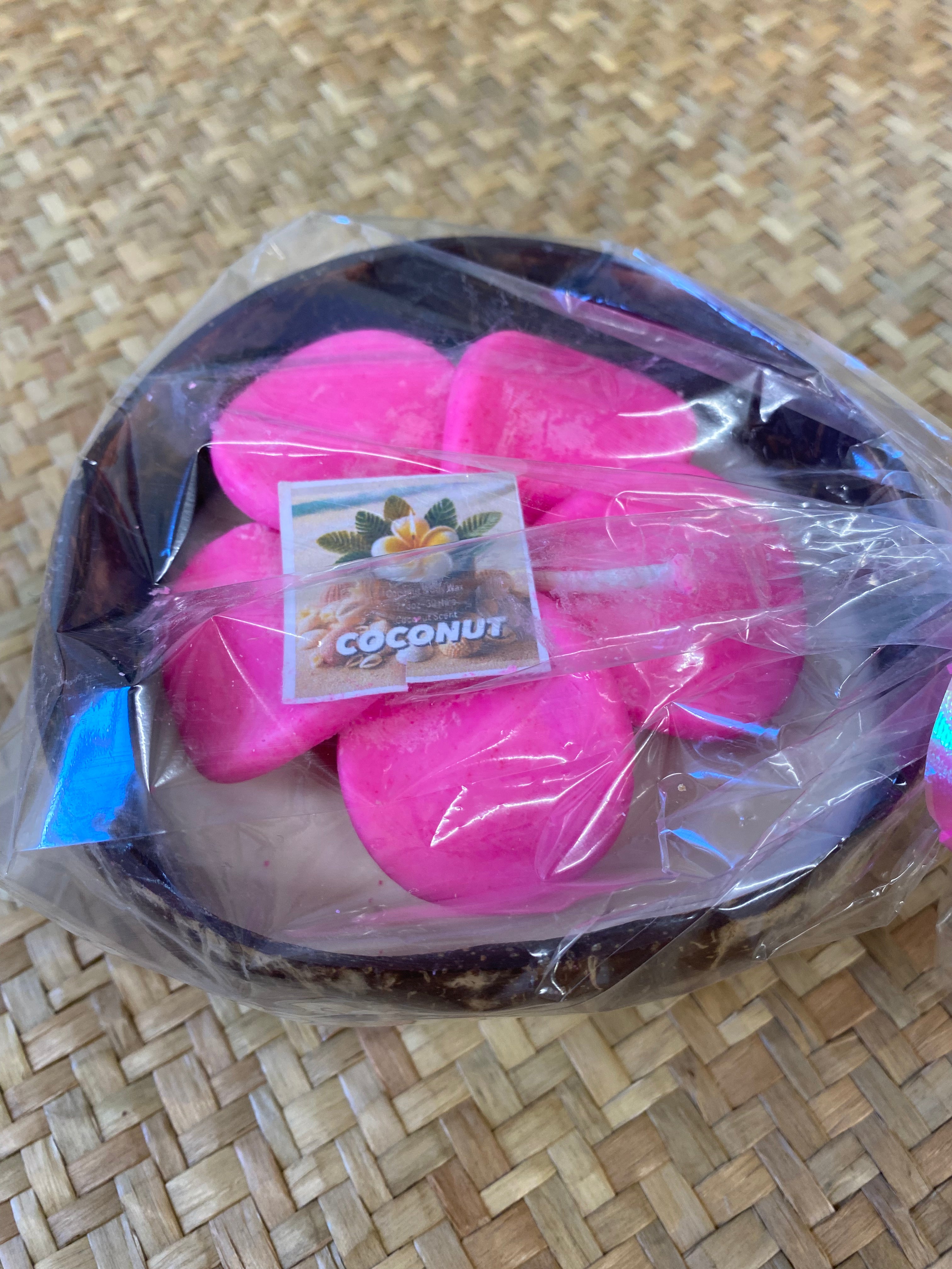 Frangipani & Coconut Shell Candle Set (Pink in white) - Coconut Scented