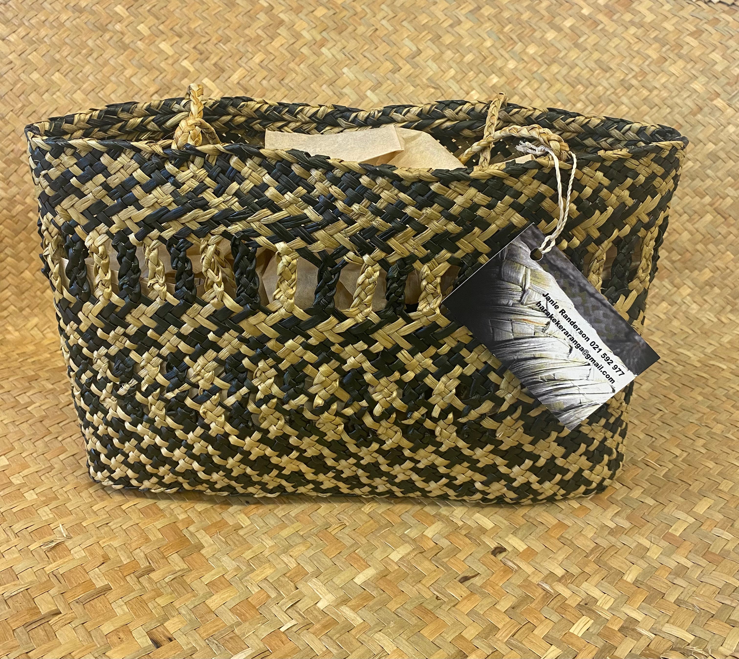 Kete Puareare by Janie Randerson