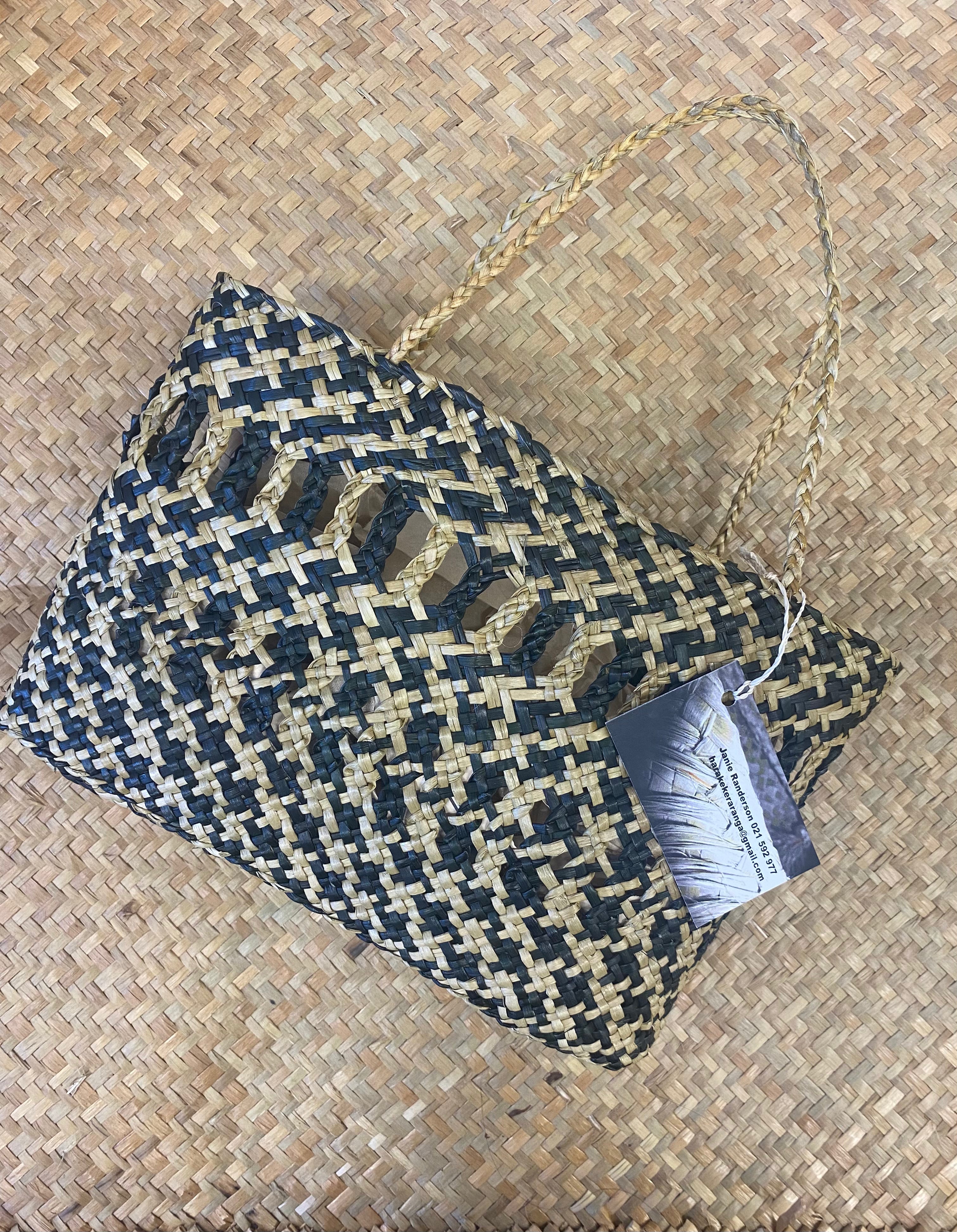 Kete Puareare by Janie Randerson