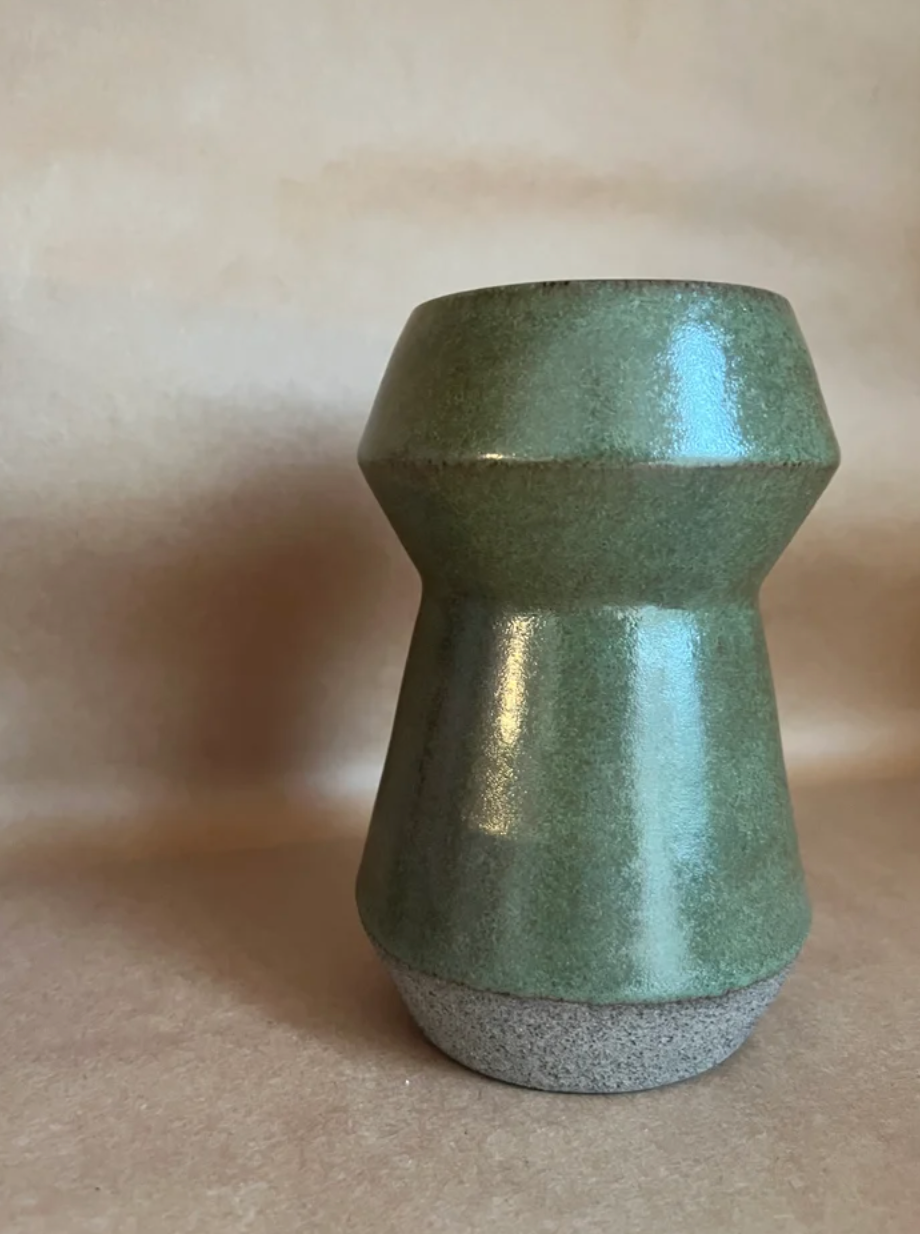 Rongomai vase (Small) - Pouriuri by THEA CERAMICS