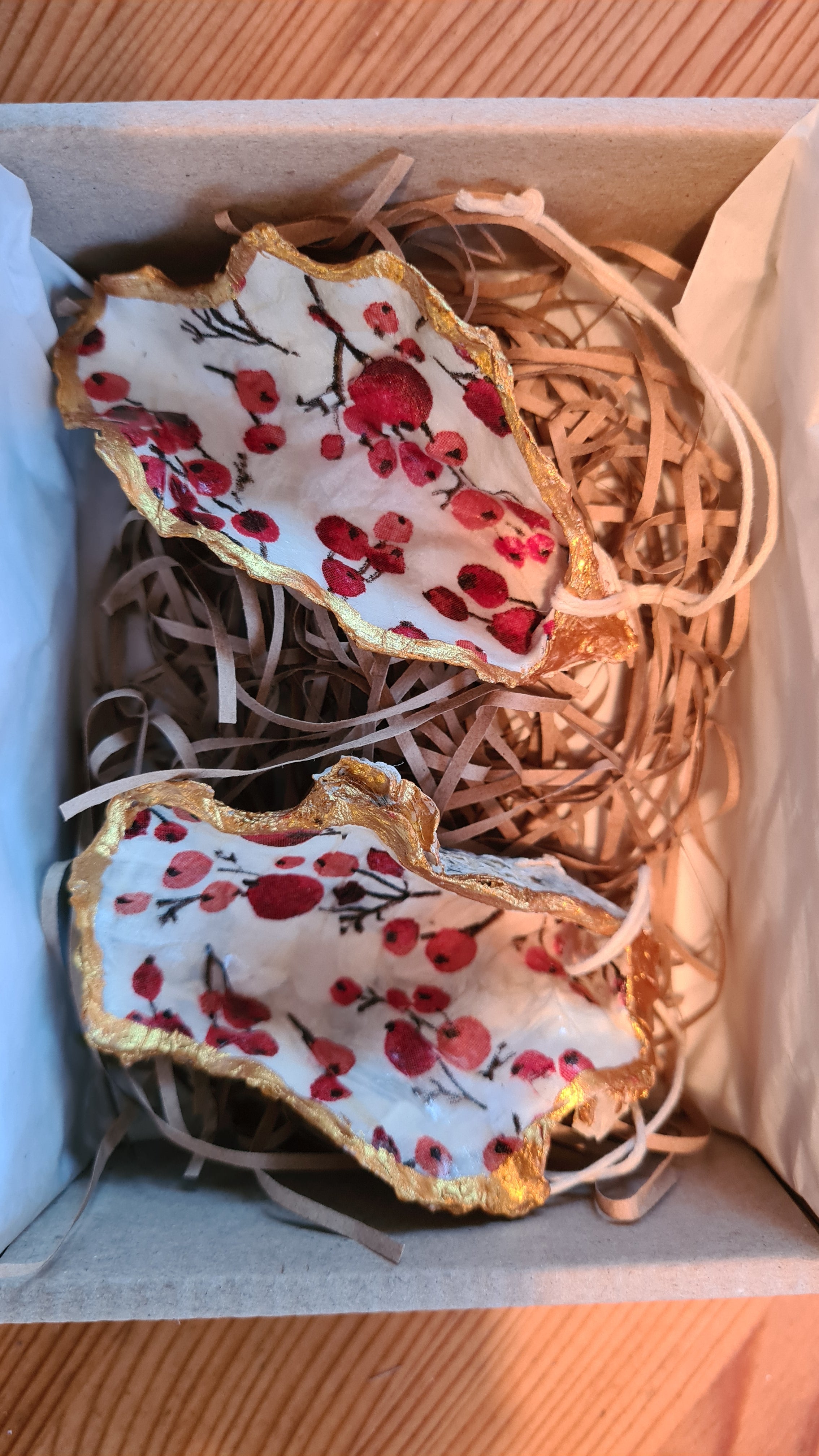 Oyster Decorations - Red Berries Small (Set of 2)